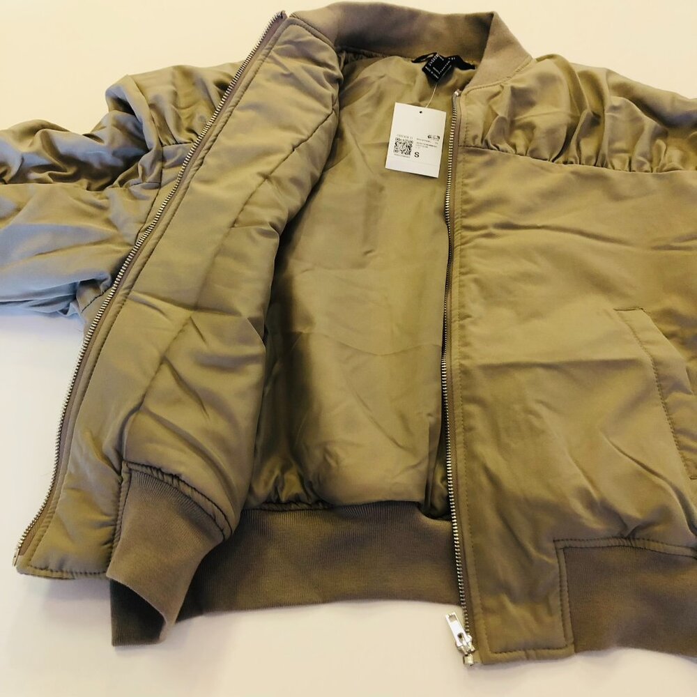 Forever 21 Ruched Bomber Jacket Zip Up Size S Light Olive 2 Pockets Short Length